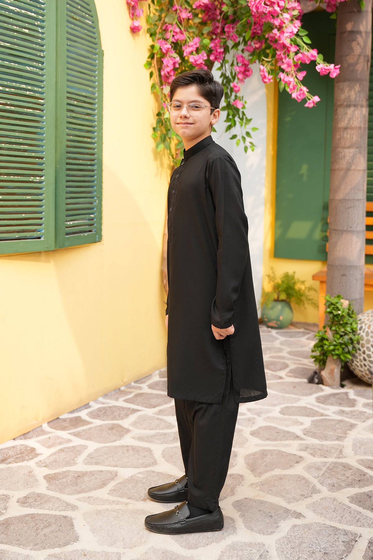 Zahan – Charcoal Black Embroidered Heritage Set